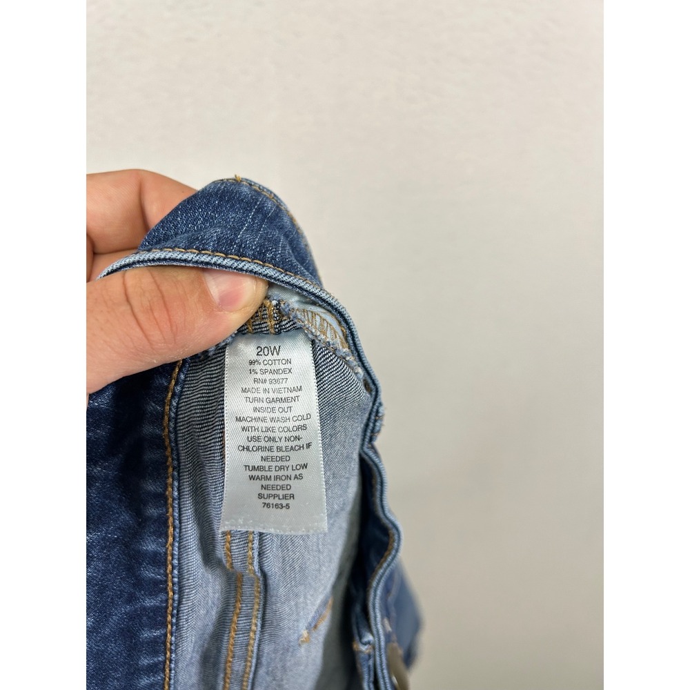 Summer Casual a.n.a Woman 20W Blue Medium Wash Cuffed Stretch Denim Shorts - Picture 6 of 9